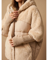 Ariane | Damen Winterjacke mit Plüsch, Kunstfell und Kapuze in Beige