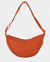 Damen-Umhängetasche aus Nylon in Halbmondform mit verstellbarem Riemen – Apolline in Orange