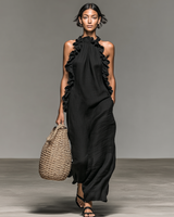 Fiora – Ärmelloses, langes Kleid mit Rüschen, Neckholder-Ausschnitt und Taschen in Schwarz