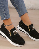 Ovelia - Slip-On-Plateau-Sneaker in Schwarz