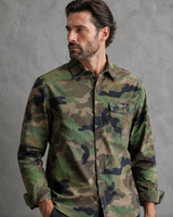 Herrenhemd im Camouflage-Look mit langen Ärmeln und Brusttasche – Orsen in Militärgrün (Tarnfarbe)