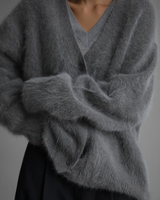 Strickcardigan in Felloptik mit V-Ausschnitt und Knöpfen – Annelie in Dunkelgrau