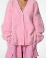 Strickcardigan in Felloptik mit V-Ausschnitt und Knöpfen – Annelie in Rosa