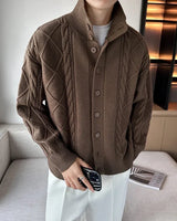 Strickcardigan mit Zopfmuster und Stehkragen mit Knöpfen – Adrián in Kaffee