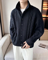 Strickcardigan mit Zopfmuster und Stehkragen mit Knöpfen – Adrián in Schwarz