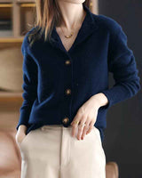 Cardigan mit Knöpfen in Marineblau