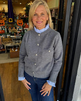 Damen-Strickjacke mit Knöpfen und Rundhalsausschnitt – Clémence in Grau