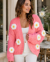 Damen-Strickjacke aus grobem Strick mit Blumenapplikationen und Puffärmeln – Mulinne in Rosa