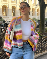 Oversize-Strickjacke aus grobem Strick mit bunten Streifen – Tifanny in Mehrfarbig