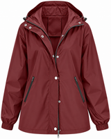 Wasserdichte Damen-Regenjacke mit Kapuze, Taschen und Reißverschluss – Verena in Rot