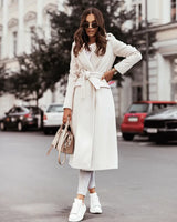 Helene | Damen Langer Mantel im lässigen Streetstyle in Weiß