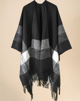 Kyrine - Poncho Schal Mit Fransen Und Geometrischem Muster in Schwarz