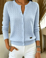 Kitija – Strickjacke im Zopfmuster Mit Knöpfen in Himmelblau