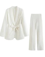 Damen Blazer- und Hosen-Set mit Bindegürtel in Weiß
