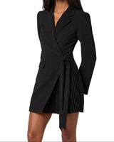 Damen-Blazerkleid mit Wickelfront und Taillenbindung in Schwarz