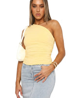 Damen-Bluse mit einseitiger Schulter und Raffungen in Gelb