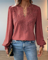 Katharina | Damen Elegante Spitzen-Bluse mit V-Ausschnitt und Gepunkteter Chiffon in Altrosa