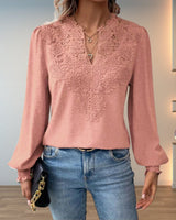 Katharina | Damen Elegante Spitzen-Bluse mit V-Ausschnitt und Gepunkteter Chiffon in Rosa