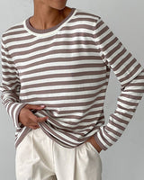 Emilia | Damen Gestreifter Langarm Relaxed-Fit Rundhals Sweater in Braun
