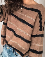 Damen Gestreifter Pullover mit Rundhalsausschnitt und Kontraststreifen in Khaki