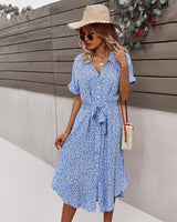 Damen Hemdblusenkleid mit Knopfleiste Bindegürtel Kurzen Ärmeln und Blumenmuster in Midilänge in Blau