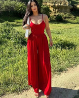 Damen Jumpsuit mit Spaghettiträgern V-Ausschnitt Überkreuztem Rücken und Weitem Bein in Rot