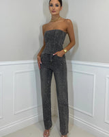Damen Jumpsuit mit trägerlosen Oberteil und Seitentaschen in Grau