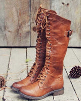 Emilia | Damen Kniehohe Schnürstiefel im Reitstil Profilsohle Wadenstiefel in Braun