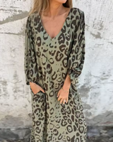 Damen Langarm Maxikleid mit V-Dekolleté und gemusterter Oberfläche in Khaki mit Leopardenmuster