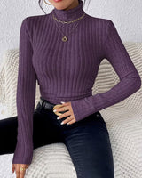 Damen Langarm Rollkragenpullover mit vertikalem Rippmuster in Lila