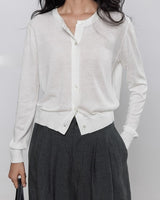 Damen Langarm Strickjacke mit Rundkragen und durchgehender Knopfleiste in Weiß