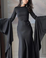 Damen Maxikleid mit Langen Ärmeln, Glockenbündchen und Drapierten Rockbahnen in Schwarz