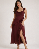Damen Maxikleid mit Riemen und Rüschenbesatz in Burgund