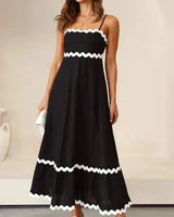 Damen Maxikleid mit Spaghettiträgern geradem Abschluss Zickzackborte und gerafftem Rücken in Schwarz