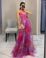Damen Langes Kleid mit Blumenmuster Spaghettiträgern tiefem V-Ausschnitt und überkreuztem Oberteil in Lila