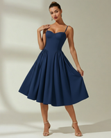 Damen Midikleid mit Blumenmuster und schmalen Trägern in Marineblau