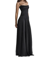 Damen Minimalistisches Maxikleid mit Spaghettiträgern in Schwarz