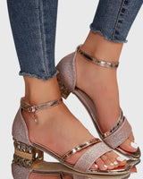 Damen Offene Wedge-Sandalen mit Knöchelriemen und Metallischen Details in Roségold