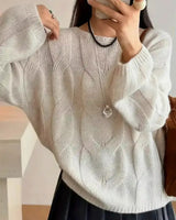 Damen Pullover mit Rundhalsausschnitt vertikalem Zopfmuster langen Ärmeln und gerippten Bündchen in Beige