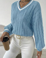 Damen Pullover mit V-Ausschnitt, Zopfmuster und Streifendetail in Blau