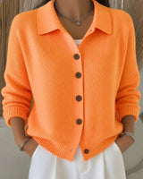 Leonie | Damen Relaxed-Fit Polokragen Strick-Cardigan mit Knopfleiste in Orange