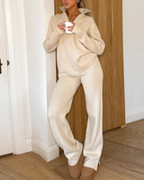 Damen-Set mit Reißverschluss-Pullover und Hose mit Rippenstruktur in Beige