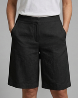 Damen-Shorts mit hoher Taille, knielang mit schrägen Taschen in Schwarz