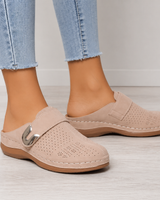 Damen Slip-On Loafer mit Schnallenriemen und Perforiertem Obermaterial in Beige