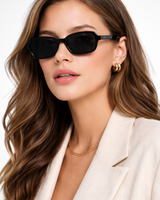 Damen Sonnenbrille mit Rechteckrahmen und abgeschrägten Ecken in Schwarz