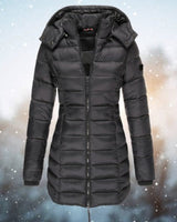 Luisa | Damen Steppjacke Kapuze Langer Schnitt Warme Winterjacke in Schwarz