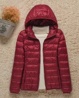 Amelie | Damen Steppjacke mit Kapuze ultraleichte gefütterte Übergangsjacke in Bordeaux