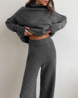 Damen Strick-Set mit Rollkragenpullover und weiter Hose in Grau