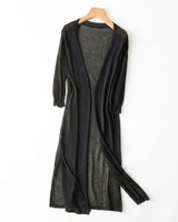 Damen-Strickjacke in langer Form mit offener Vorderseite und Seitenschlitzen in Schwarz