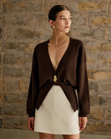Damen Strickjacke mit V-Ausschnitt Knopfverschluss und langen Ärmeln in Braun